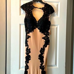 Stunning formal gown!